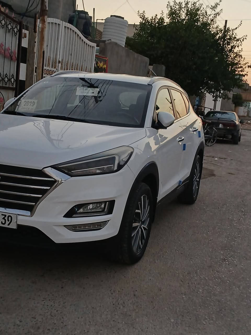 سلام عليكم 
توسان 2019كوري
رقم بغداد انكليزي بسمي 
فول مواصفات من عدا البنرومه 
الماشية 71الف 
المكان بغداد المدائن 
سونار مرافق بل المنشور 
***********
