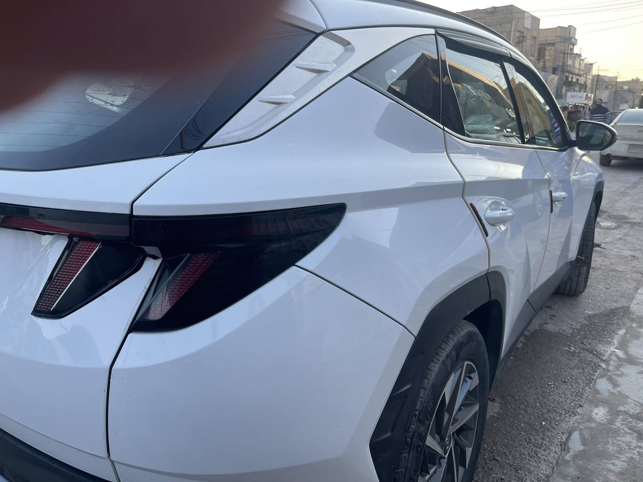 للبيع توكسان خليجي 2020 رقم بغداد بأسمي فول عدا البانوراما بيهة صبغ قليل جوه قبغ لبانزين وحافة الباب وبيهةبارد قليل باب الجنطه السعر 189 للتواصل ***********  كفاءات السيديه
