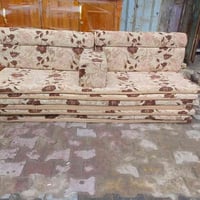 الخضر شارع جياشي • ١٤م • ٦ مقاعد