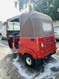 شباب تكتك 🛺 للبيع نضيفه مكينه ما مفتوحه ولا ضربه ولا صبغ ولا بارد بيهه...