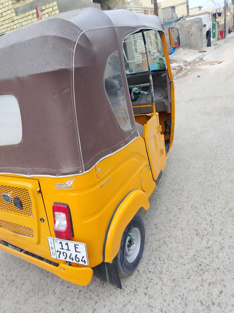 تكتك 21للبيع رقم وسنويه تحويل ثاني يوم 
المكان حي اور 
***********
