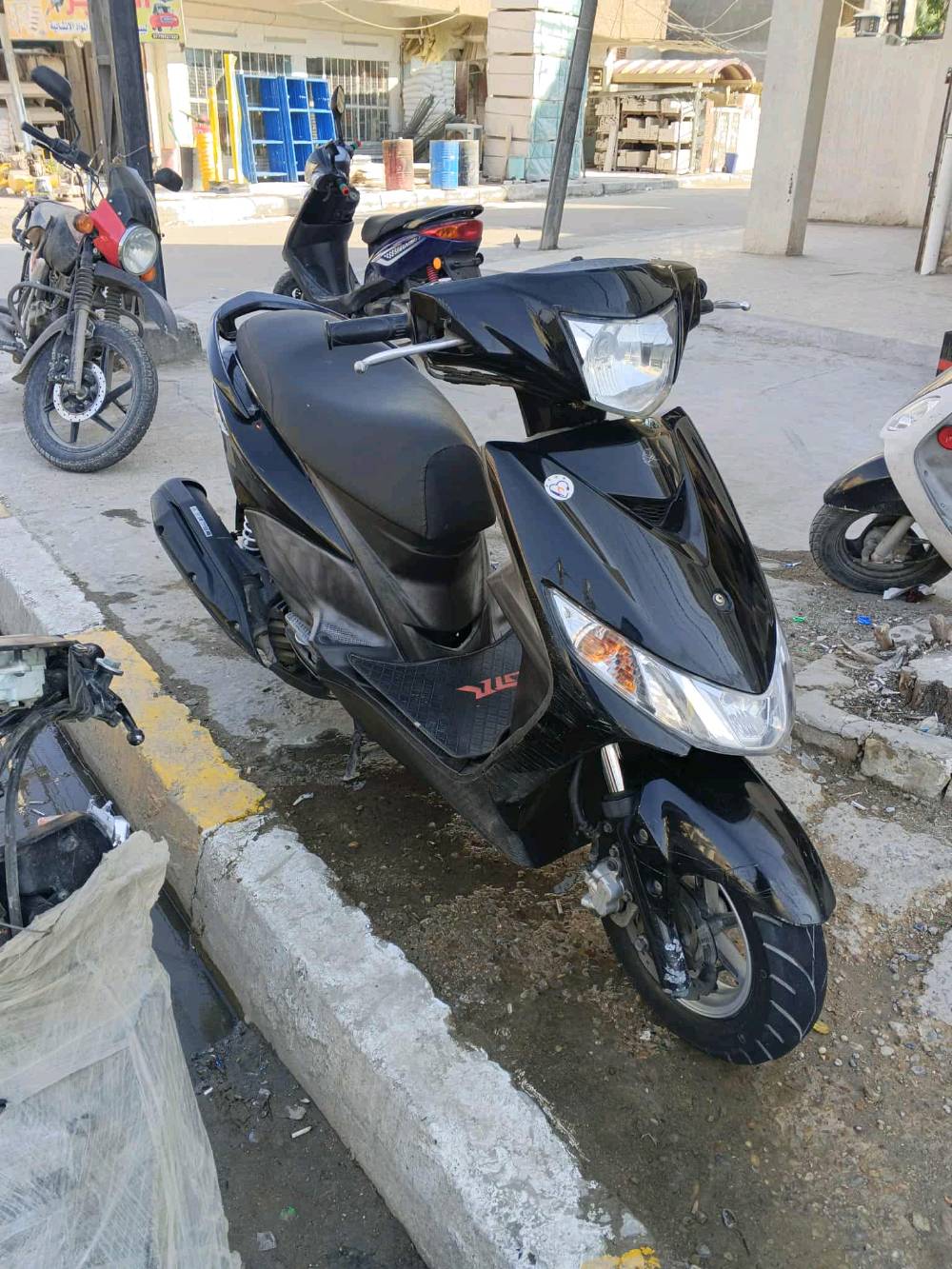 دراجه gtr حديث ٢٠١٦ دراجه من تاير لتاير مكينه بلاديه شلعه ومعدل دراجه كامله من كلشي السعر ١٢٠٠وبيه مجال مكاني بغداد الحريه ***********واتساب وخط ثنين فعالات