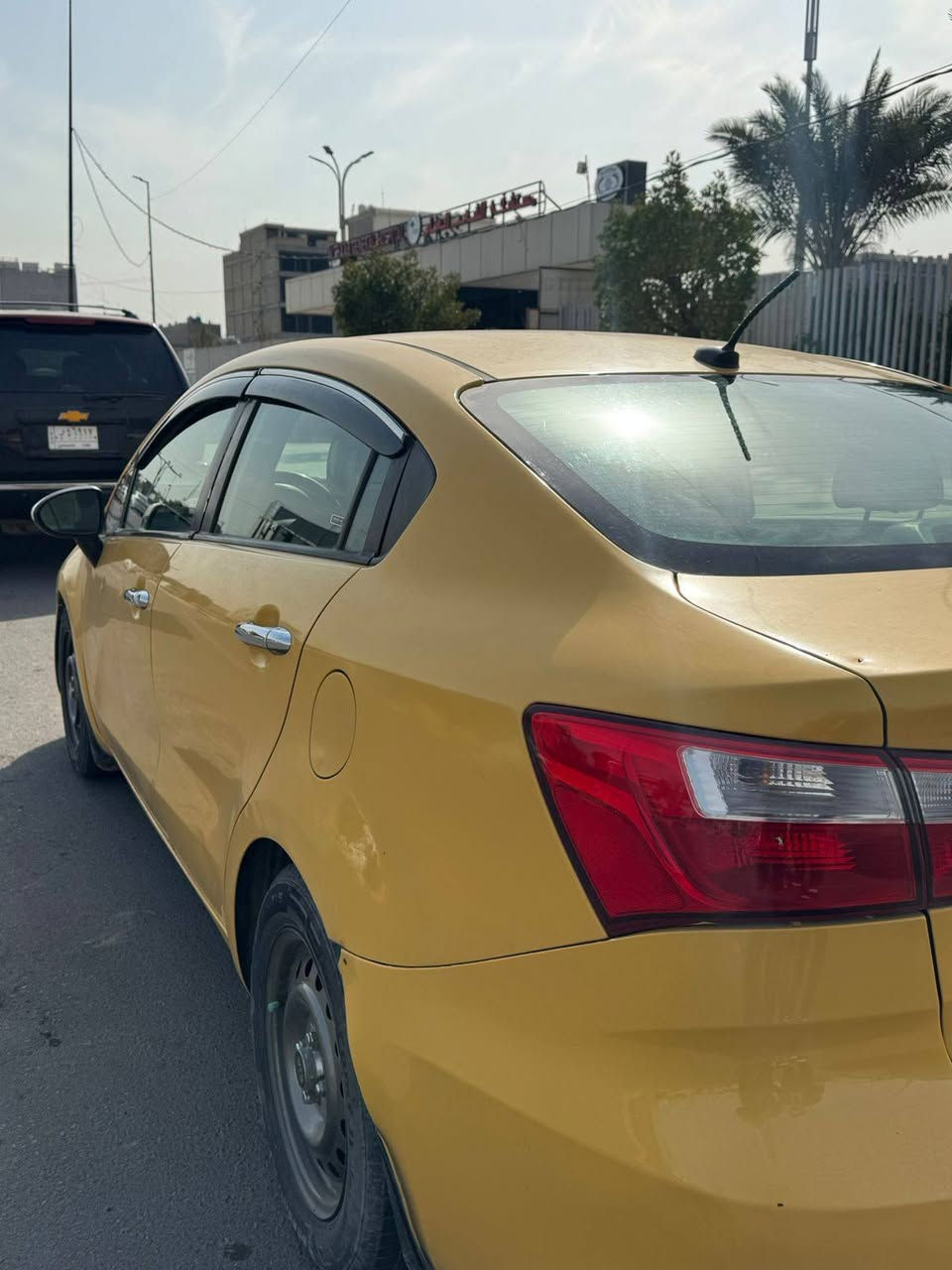 *********** مكلف بالنشر 
السلام عليكم كيا ريو 2017 
رقم بغداد سنوية وهزه جديدة بأسمي 
سيارة نضيفه كلشي موضح بالسونار 
مكينه وكير جدد 
للبيع فقط السعر 82 وبيها مجال بسيط 
مكاني بغداد الشعب
