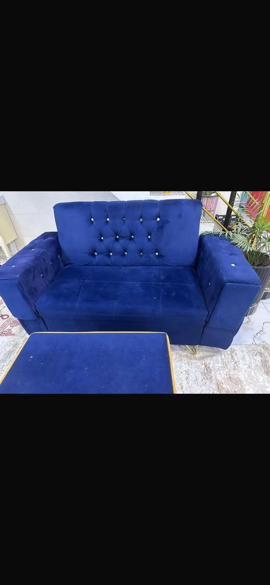 السلام عليكم
تخم 10 مقاعد مع طبلة وسطية شغّل عراقي 
السعر 250
للاستفسار ***********
