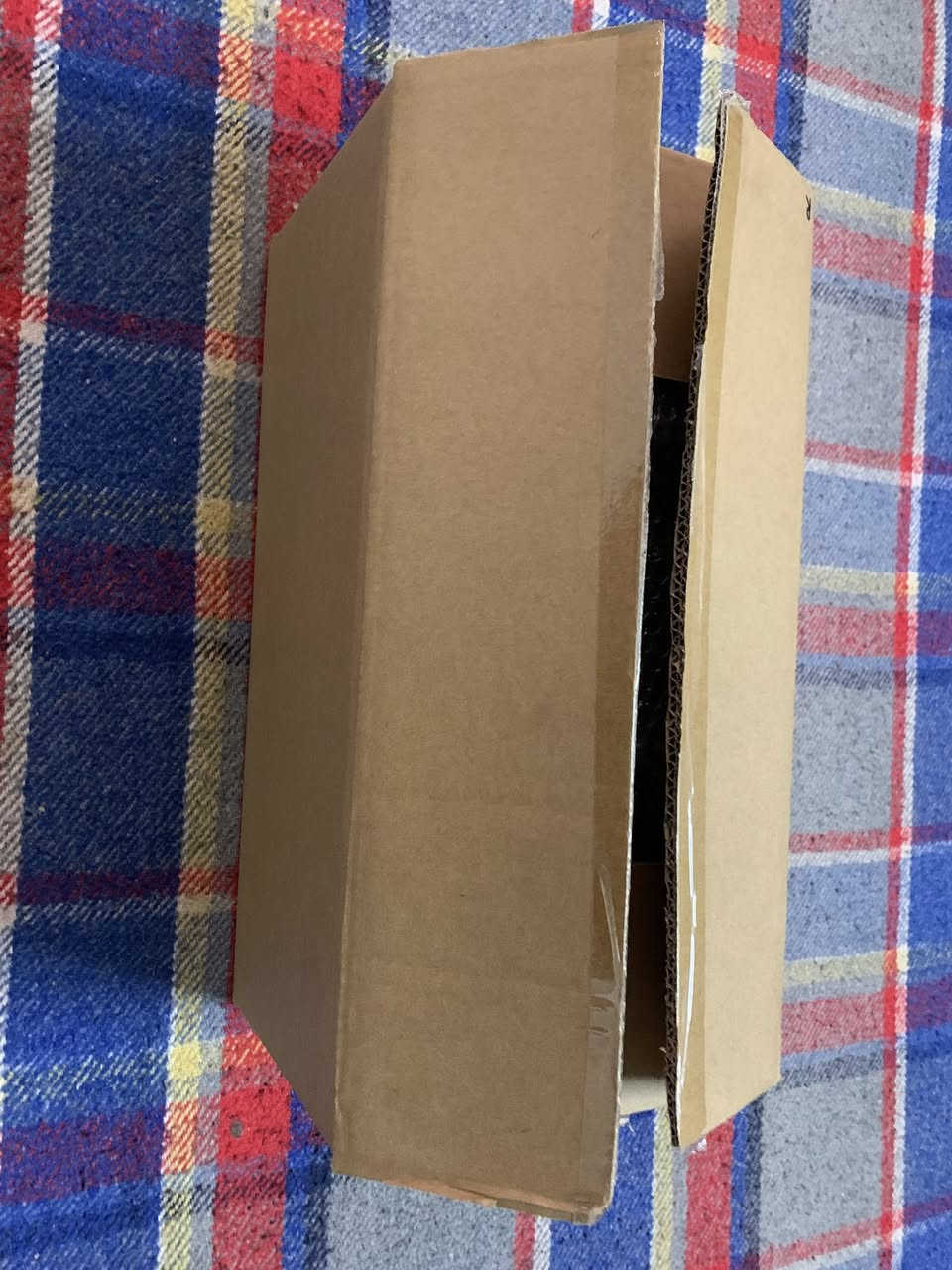 لايت ليفان 620 جهة اليمين 
شغال بس عدسة الناصي محترك
العنوان موصل
30 الف
***********
