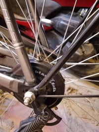 للبيع بايسكل City Bike لون رصاصي نظيف جدًا استعمال يوم واحد فقط والباس...