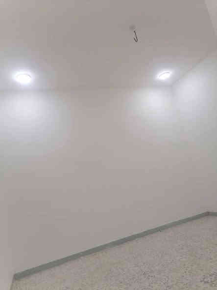 بيت للايجار 100 متر 
حي القدس خلف الكراج الجنوبي بناء جديد  
غرفه وصاله واستقبال مطبخ صحيات 
الشهر 325 قفل
او واتساب 
***********
او المراسله
علئ الصفحه
