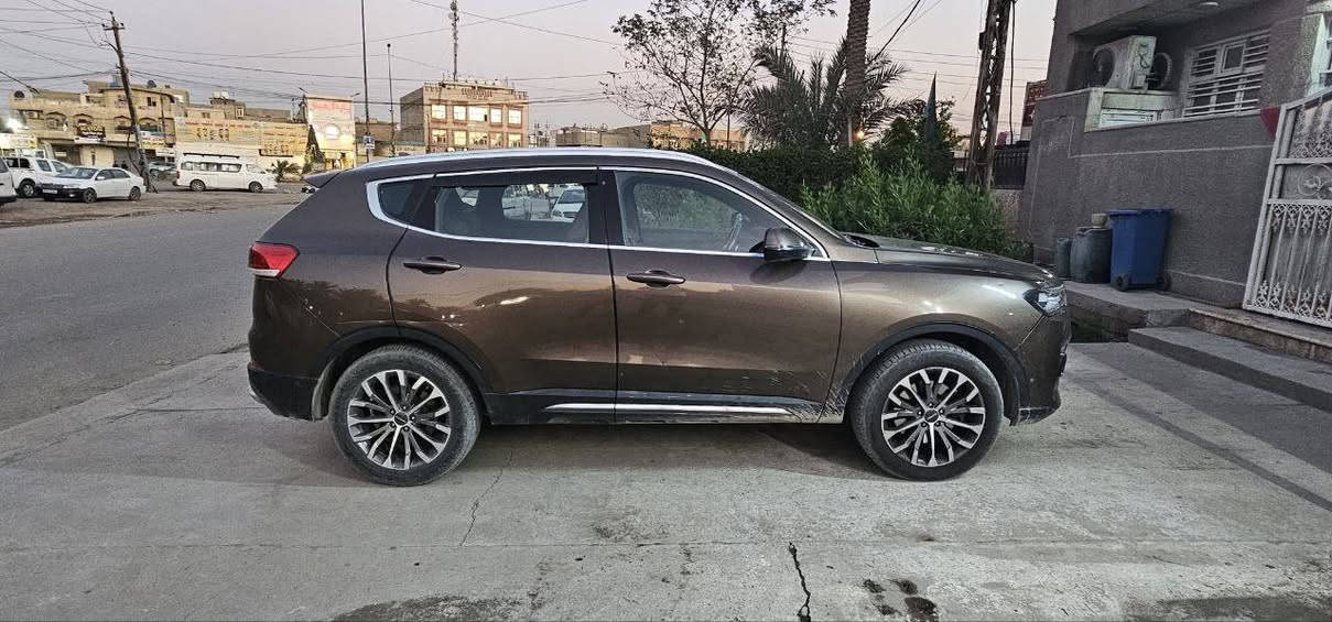 السيارة للبيع  haval h6 2020 فقط بيع
موديل 2020 full option بانوراما 

محرك 2.0 توربو

لون / جوزي 

سنوية جديدة ورقم جديد 

السيارة مكفولة من الصبغ والتبديل 

بيها ملاحظات بسيطة كلش

السيارة ادامة جديدة كاملة من كلشي متصرف عليها 

السيارة استخدام منزل فقط على وضع الشركة وكل صيانتها داخل الشركة 

رقم بغداد 

عداد المسافة  50000 كم  فقط 

للإستفسار عن او تفاصيل اكثر يرجى  الاتصال او المراسلة على رقم الهاتف 

***********

 السيارة للبيع فقط
