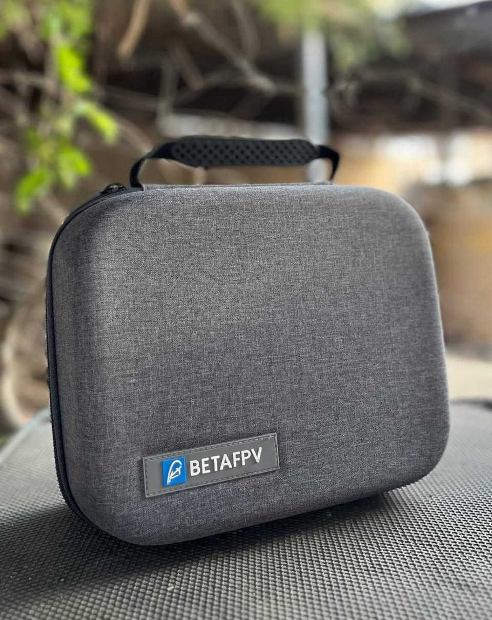 سلام عليكم 
ادرون fpv بيتي 
مواصفات 
1محركات برسلش
2مراوح احتياط 
3درنفيس 
4بطاريات عدد 2
5شاحنه 
6جديد غير مستخدم بس مفحوص 
7السعر خاص او  رقم *********** 
8ما اجاوب السعر بل تعليق 
9توصيل جميع المحافظات العراق
