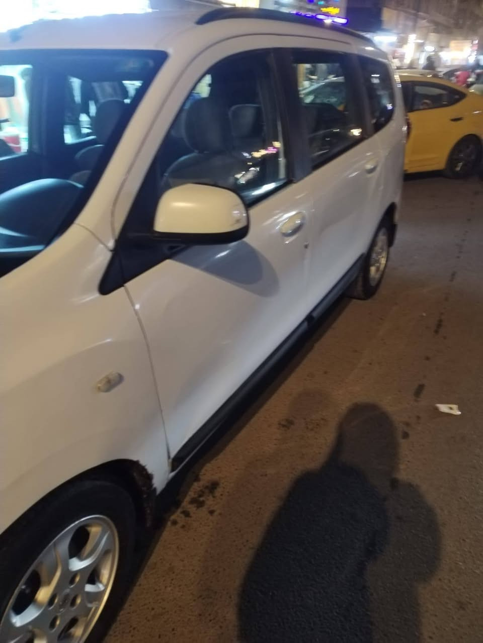 السلام عليكم رينو لودجي موديل 2014 رقم بغداد خصوصي تحويل ثاني يوم مكينه كير خير من الله تبريد تدفئ تحكم مرايات حساسات خلفيه لايت زنون باترير جديد حداديه كلش حلوه ***********
