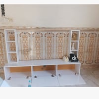 ميز تلفزيون • سعر خاص