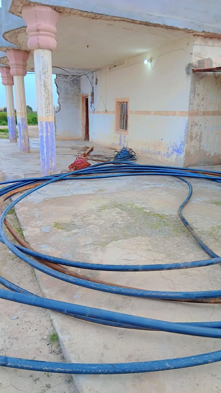 السلام عليكم ورحمة الله وبركاته يوجد قطاس سنكل ابو انجين نوعيته ايطالي خمسة حصان ومضخه فيبر كلاص ومعه صونده 100متر ام انجين وكيبل 70متر اخو الجديد ما مشتغل شهر وبقيت التفاصيل بصور الرقم/‭0782 170 2233
