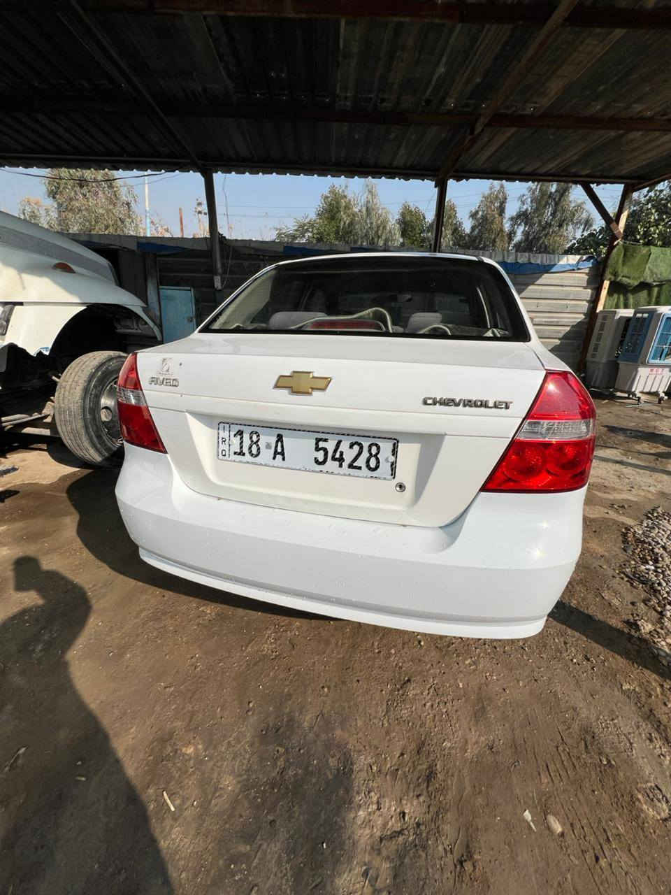 السلام عليكم افيو موديل 2008 للبيع السعر 53 ورقة كير مكينة وحدادية مكفولات بيها بارد بعض الاماكن شاصي وتكم ودواخل  مكفولات للاستفسار الاتصال على *********** مكان حلة
