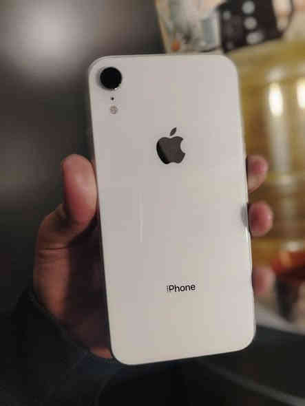سلام عليكم آيفون اكس آر ذاكرة 64بطارية 76شحنة حلو ما مبدل اي شي ولا بي اي خلل جهاز نضيف السعر 150وبيً مجال قليل مكاني حي اور رقم ***********

