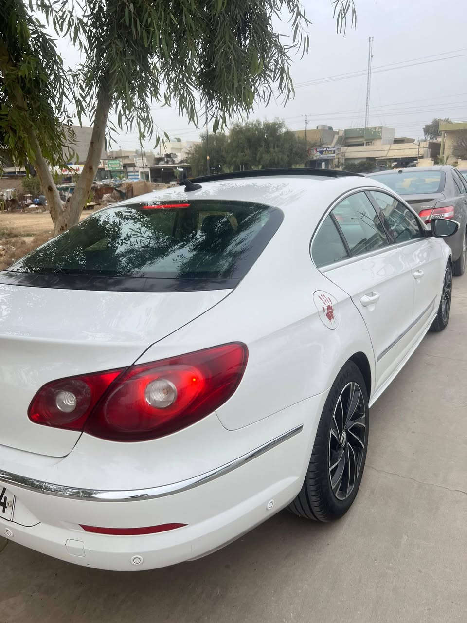 السلام عليكم . . .
‏تـــحـــيه خـــــاصه لاعضــــاء الــكروب•
‏سيارة:بـــــــــاسات للــــبيع°للـــبيع
‏السيارة فول مواصفات 1\1 
‏نوع السيارة:بــــــاسات cc تيربو
‏السيارة:كـــــلين°•°كــــــلين  
‏. 
‏موديل:2011
‏. 
‏لــــون:ابيض 
‏ . 
‏بــــانورامـــا
‏. 
‏بــــصـــمــه
‏. 
‏حساسات جانبية+خلفية
‏. 
‏مقاعد كهربائية+فرامل كهربائية+بردات خلفية
‏. 
‏غـرفة:-كريمي-اسود 
‏. 
‏كير محرك جديد (2018) 
‏. 
‏الكير: 6 نمرات المرغوب بيـــ 
‏. 
‏السعر: {88 }او بي مجال قليل 
‏. 
‏العنوان:كركوك-حــــي عــــدن 
‏رقم الهاتف:***********
