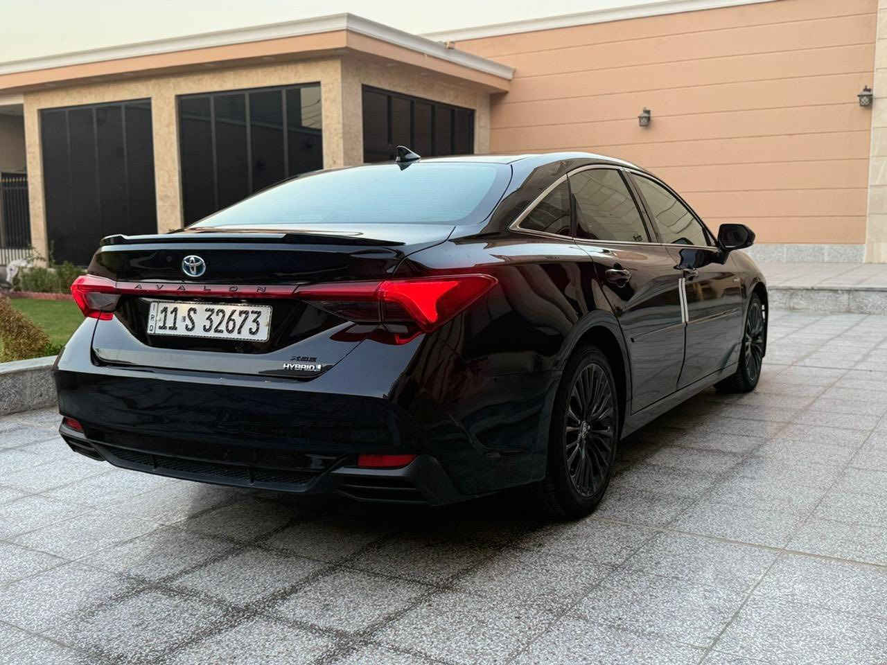 السلام عليكم
افلون 2021 هايبرد 
فئة xse اعلى فئة  فول موصفات 
بصمه فتحه سستم صوت كراسي كهرباء جلد تدفئه تبريد كراسي شفتات ستيرن دمام ويل جبير شاشه جبيره باقي الموصفات معروفه وفول 
الضرر / سرقه جاملغين +بنيد بدون ايرباك 
الجاملغات اصلي وكاله بدون صبغ والبنيد مصبوغ يعني قطعه وحده صبغ 
صور امريكا ويه الصور 
 العداد / 80
***********
المكان بغداد حي الخضراء
