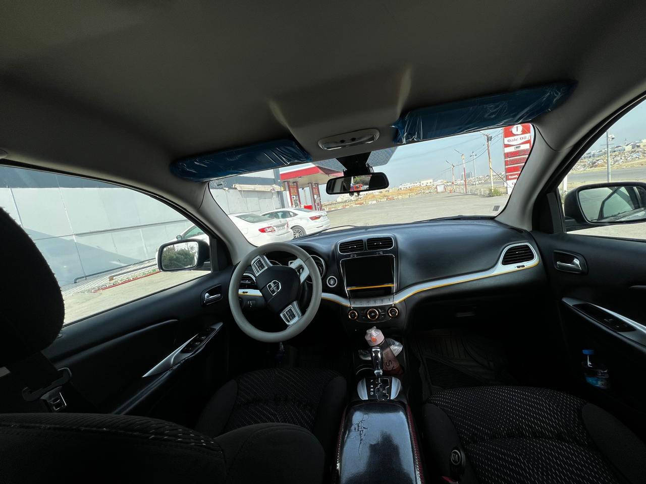 للبيع دوج جورني ٢٠١٧ مواصفات SXT
٦ سلندر 
٧ راكب 
سياره حادثها جملغ و شبر بل بنيت 
بدون دواخل بدون كلشي
سياره جديده 
باسمي تحويل وكاله ثاني. يوم 
مكان اربيل 
سعر ١٣٥$ ورقه و بيها مجال
*********** واتساب 

مواصفات: بصمه / شاشه / تحكمات ستيرن / دبل اكسل / ٧ راكب/تبريد مركزي
