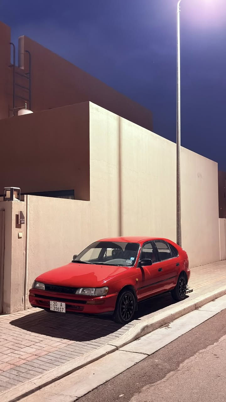 السلام عليكم للبيع 
كورلا 1993 هاج باك مو ستيشن ✅

يسرى بلاد

كير عادي 
خليجيه 
تبريد ثلج ❄️
بدون حادث وضربه فقط صبغ عام جماليه
رقم ديالى بأسمي سنويه جديده 
هزه جديده 
تحويل ثاني يوم 
تخم تاير جديد 
عليها سماعات دمام 
ومصروف عليها بشكل  
نقصها فقط حداديه خلفيه 
كلها جاهزه على اخر حبايه 
ترايك بيها وين متريد 
بطاين بوب داخل جديد بدون جكه 
اربع سويجات بيها 
السياره مبولشة وكامله 
مكاني بغداد مجمع البدور 
السعر 55$ورقه
وربي يرزق الجميع والي متعجبه السياره وميعجبه السعر 
يشوف ويعبر وبالعافيه على لتصير من نصيبه 
تحياتي للجميع 
رقمي ***********
