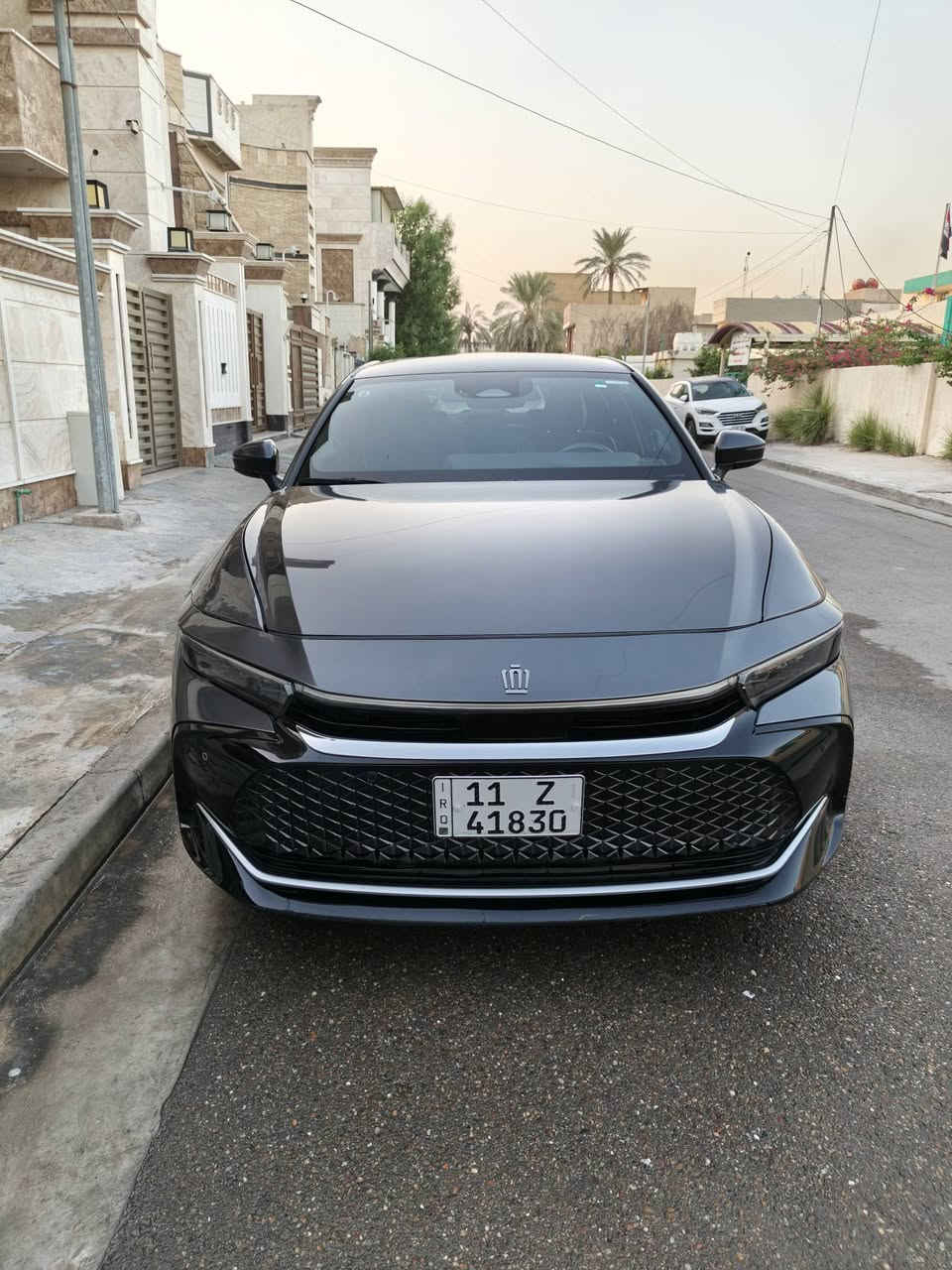 السلام عليكم تويوتا كراون هايبرد مواصفات لمتت موديل ٢٠٢٣ ماشيه ٢٨ ألف ميل بيه صبغ بنيد وجاملغ الثاني بي بارد سياره كلش حلوه وشغله درجه اولى ارباك دركه وبرده راجع سستم موجوده في بغداد شارع فلسطين سعر ٢٤٨٠٠ ألف دولار💲 *********** حجي اثير العامري سياره بسمي
