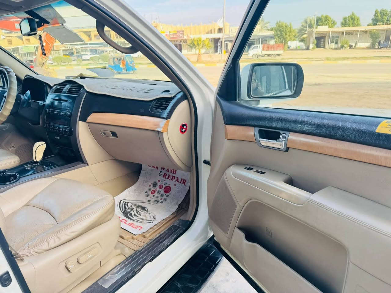 السلام عليكم مهافي 2011 خليجي مكينه 6 سلندر 7 راكب 3 قطع تبريد كشنات جلد  تدفئه تبريد كشنات كهرباء فور ويل فتحه سقف تحكمات ستيرن مري شفط ماشيه 130 حقيقي على وضع الشركة مكينه كير حداديه مكفولات السياره مكفوله كفاله عامه رقم بغداد دولي سنويه جديده هزه جديده اي استفسار على الرقم غير متواجد على النت مكان السياره بابل المسيب ***********
