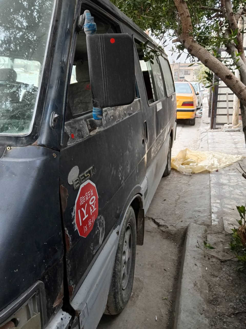 السلام عليكم كيا بستا 94 رقم 📱 بابل مطلوبه غرامه مليون و800 سنويه نافذه السعر 15 ورقه كير مكينه مقفول بغداد البياع ***********
