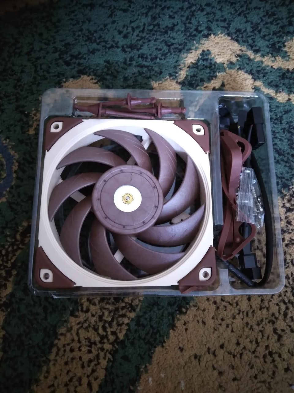 مروحة pc جديدة شغالة 
شرط الفحص 
الموديل موضوع بالصورة 
السعر 10 الف 
يوجد توصيل بغداد, العراق


**إذا كنت صاحب هذا الإعلان وتريد حذفه لأي سبب، رجاءا أرسل رسالة إلى الدعم الفني**