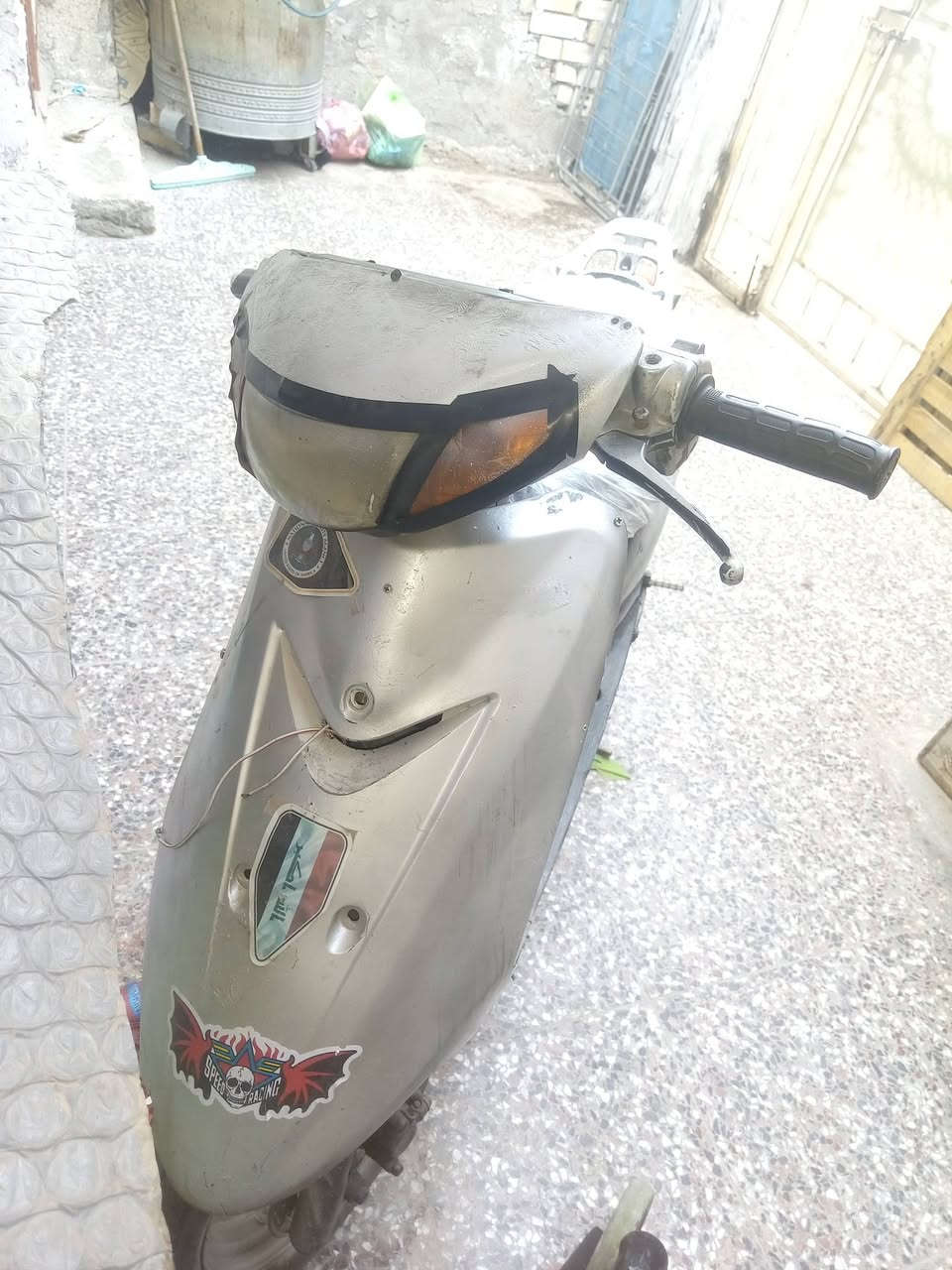 دراجه 60 كوم حديد شغاله بيها تبخير من تمشي بل بدايه سحب خفيف 
بعدين تمشي سلف شغال يرادله باتري اشاير بس لوره هورن شغال تمشي مابيها شي سعر 125 حي تراث


**إذا كنت صاحب هذا الإعلان وتريد حذفه لأي سبب، رجاءا أرسل رسالة إلى الدعم الفني**