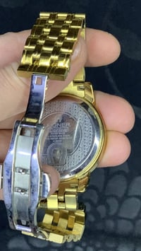 ساعات براند كل وحدة مكتوب المنشأ بالصورة سويسري وامريكي Swiss army Sli...