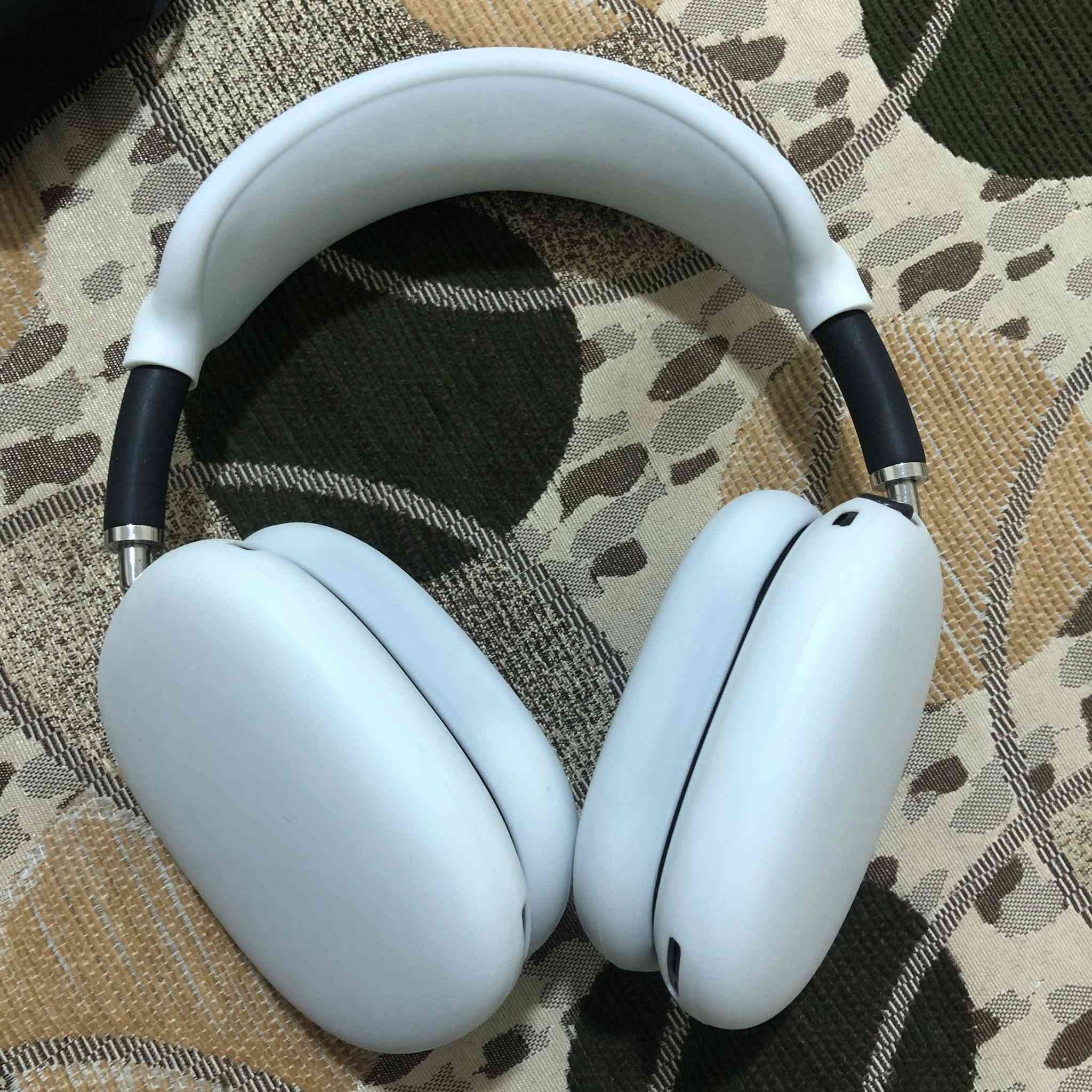 سماعات airpods max الجيل الاول  نضافة 100% استخدام قليل جداً مع حافظة wiwu جلد وكفرات سيليكون للعلم ذني الملحاقت طلبتهن من امزون امريكا  مموجودات بالعراق عراضة وملحقات كاملة والسيريال نمبر والتفاصيل كله بالصور مكاني نجف متوفر ماسنجر وواتساب ***********
