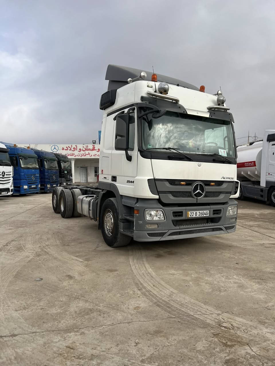 السلام وعليكم اقرأ تفاصيل واتصل ↙️✅
اكتروس موديل 2012 حجم 25.44 مواصفات هاف تبريد ثلاجه 
دبل مناميه شاصي جامبو رقم وسنويه جديده هزه وفحص جديده سياره حلوه و نظيفه رقم الهاتف قحطان معرض 
*********** كورك *********** اسيا 
معرض ابو قحطان واولاده العنوان موصل برطله سهل نينوى 
✅✈️
