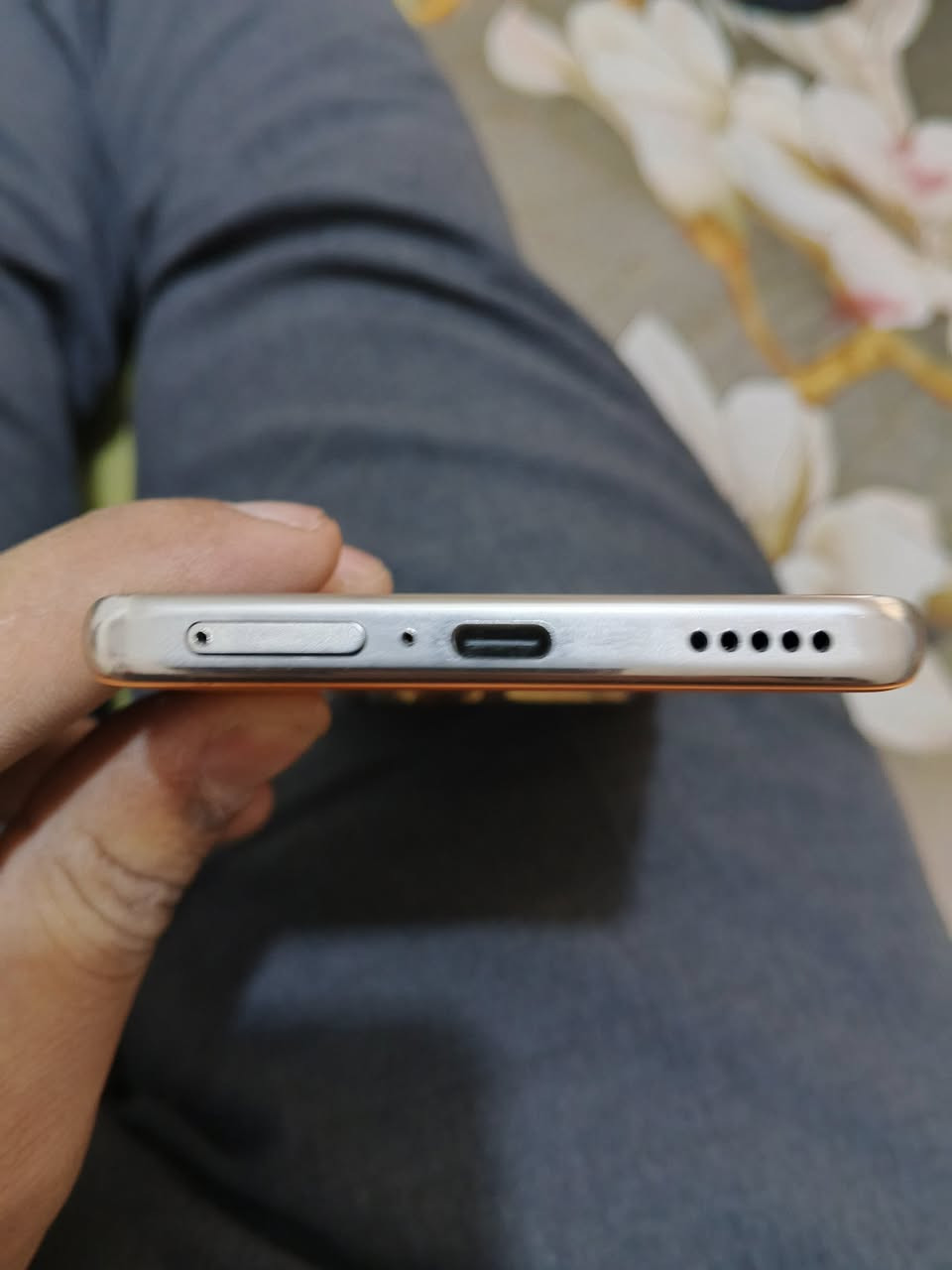 السلام عليكم 
هونر X9B5G 
للبيع بيه فطر بسيط جداا بالكامرة بدون ملحقات 
مكاني فندق البارون 
سعرة ٢٥٠


**إذا كنت صاحب هذا الإعلان وتريد حذفه لأي سبب، رجاءا أرسل رسالة إلى الدعم الفني**