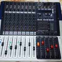 ميكسر صوت مدمج بمكبر قدرة (Power Mixer) للبيع علما ان المواصفات الأساس...