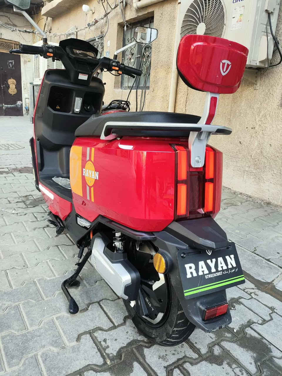 السلام عليكم دراجة شحن نوع ريان جديد استعمال شهر 6بطاريات كبير للبيع ***********سعر 650وبيها مجال اني ماعرفه باسعرها سبب البيع عندي سفر مكان بغداد العطيفيه سرعه 80

