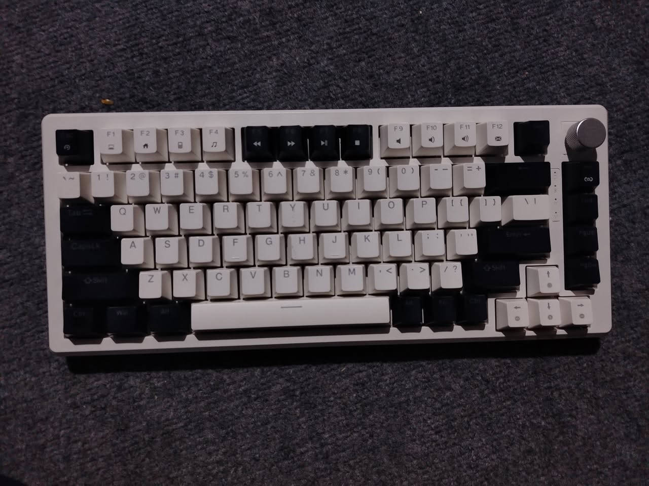 كيبوردات ميكانيكي واحد عل 15 قفل كلهن ماركات
ماوس سعره 10 سكني بغداد


**إذا كنت صاحب هذا الإعلان وتريد حذفه لأي سبب، رجاءا أرسل رسالة إلى الدعم الفني**