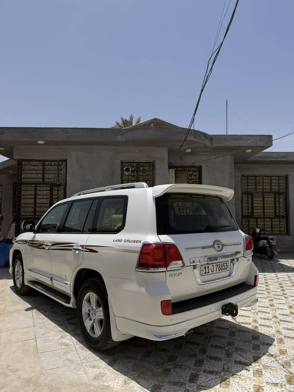 لاندكروز GXR موديل2013 بريميه 6V رقم بغداد دولي  دعاميات صبغ  باقي كفاله عامه من كلشي حداديه شرط نعومه فول تخم تاير جديد سياره جديده كلش داخل نضيف كلش عنوان بابل الهاتف ***********. 
المواصفات 
فور ويل 
فتحة سقف
ثلاجه 
تبريد 3 قطع 
تبريد مركزي خلفي 
8 ايرباك 
طفايه
لايت زنون 
زراك لايت
مري شفط 
اشاير بل مري
داخل جلد
كشن كهرباء 3دكم
تحكم بلايت
شاشه مال24
كشاف زنون
مانع انزلاق
نضام تغريز
كامرات خلفيه اماميه
حساسات خلفيه
حساسات اماميه جانبيه
وبعد بيه هواي مواصفات
المسافه المقطوعه 170
السياره بأسمي
