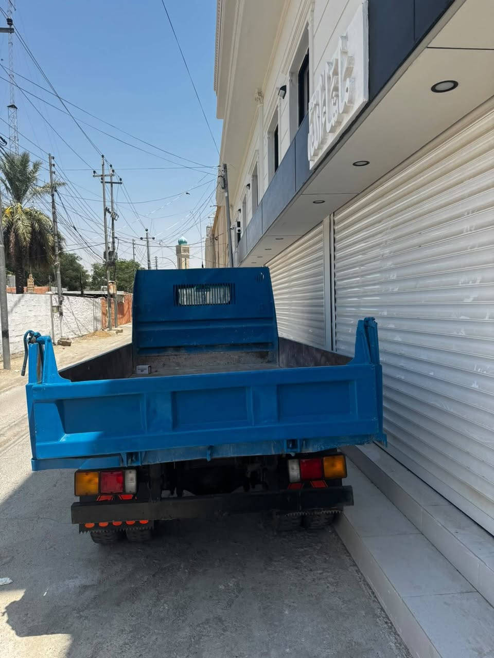 سلام عليكم كنتر بزون للبيع موديل 2000 رقم سليمانيه بس سنويه ساقطه للاتصال على ***********
