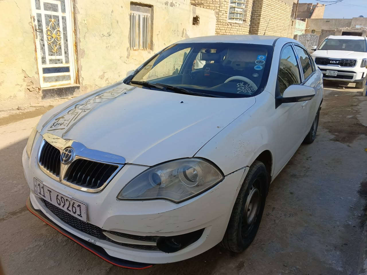 السلام عليكم للبيع برلنس موديل 2014 رقم بغداد انكليزي باسمي سياره جاهزه مكينه كير حداديه كله جديد السياره بيه ثلاث قطع قطعتين مبدلات والجاملغ الخلفي صبغ جهه السائق السعر 55 وبيه مجال  للاستفسار الاتصال ***********/
***********مكاني بابل طريق السده
