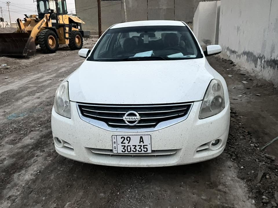 السلام عليكم ورحمة الله 

للبيع نيسان التيما خليجي 2012 

حجم المحرك 2500 s. 

بصمة كير اوتماتيك 

نظيفه جدا بيها 4 قطع صبغ رش كلير بدون ضربه اوفتح 

رقم واسط الجديد سنويه 2033 

تتحول بكل مكان 

تخم تاير وحداديه نظيفه 

بيها السكن الخلفي مكسور وشويه طخه بالدعاميه الخلفيه 

السعر 82 مع المجال 

مكان السيارة الكوت 

***********
