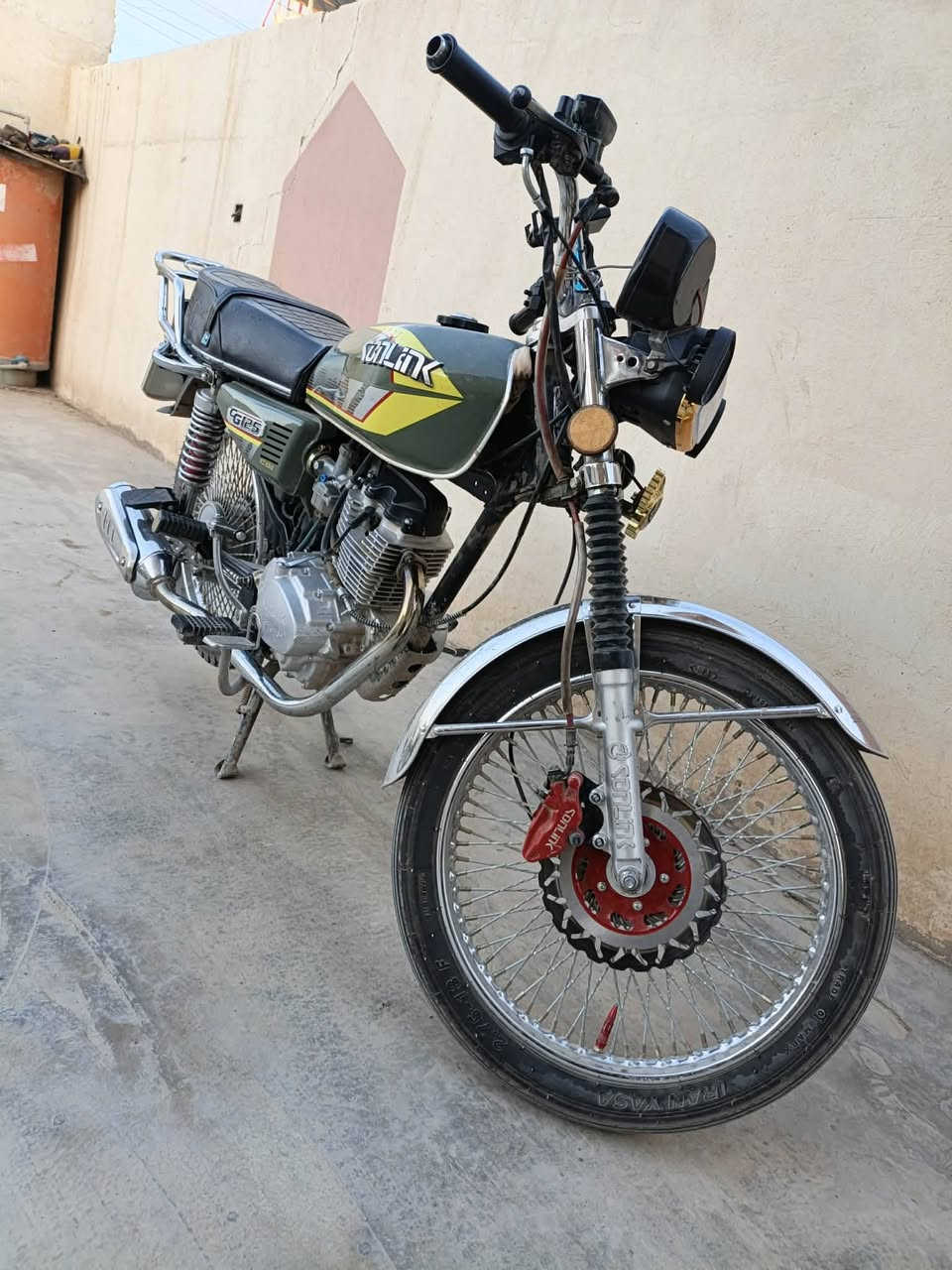 للبيع تايكر 25 لون مميز زيتوني 5نمر
السعر600 وبي مجال اتصل وتدلل

***********
