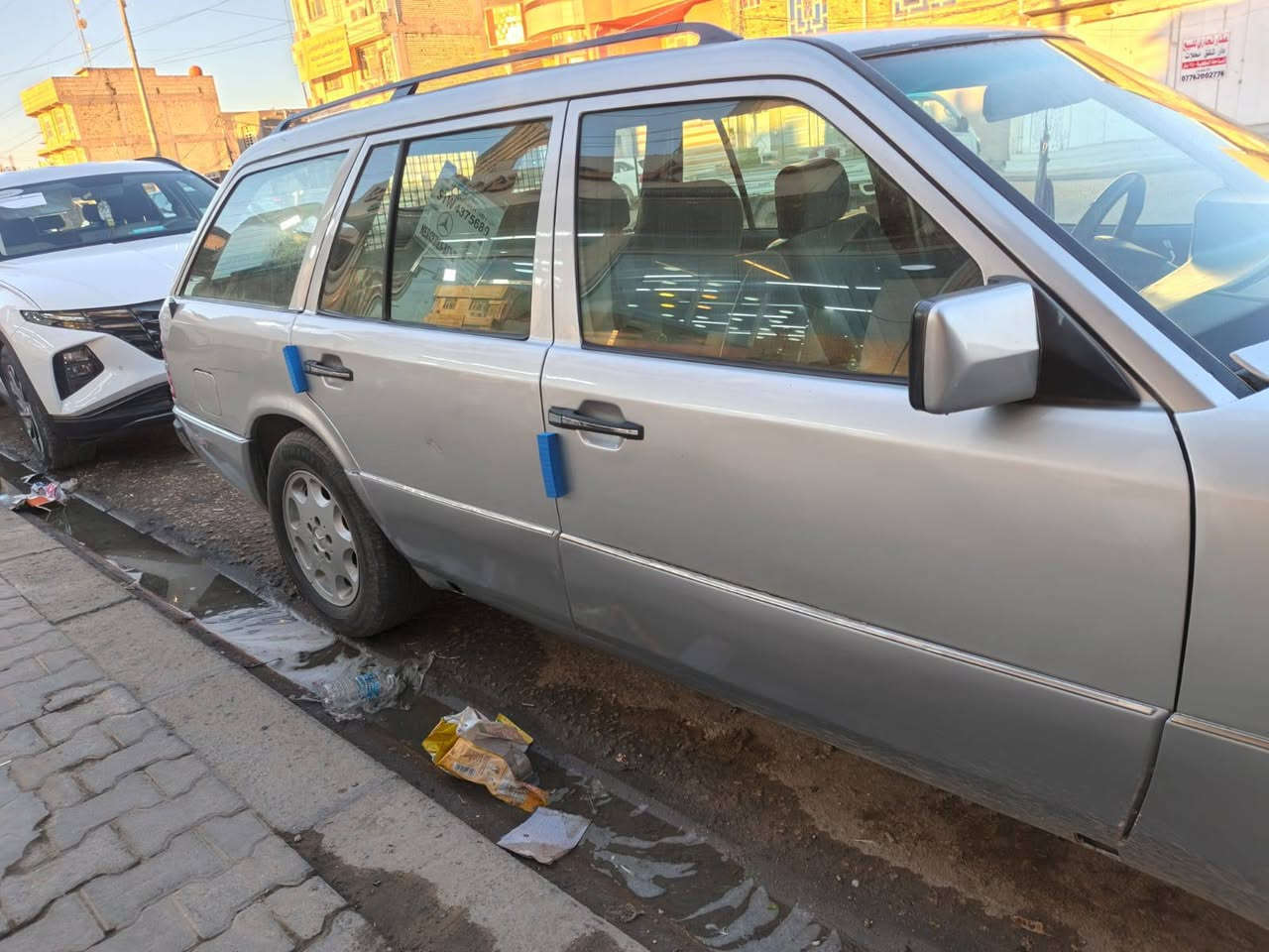 من رخصت صاحب الكروب المحترم.. سلام عليكم.. 
مارسيدس ستيشن محوره مكينه وكير جدد راس الثور vvt2500 كارتون غرفه جديده بس كشن البصف السايق بي عواج شويه مصبوغه عام وصبغتها كلش حلوه سياره كاعده واحلى من صور قواعد دبل سليمات فتحه طكتين كهربائيات شغاله ترايك وين متريد رقم بغداد مداور ثاني يوم مكاني نجف حي ميسان السعر ((50)) وبيها مجال 
***********
***********
