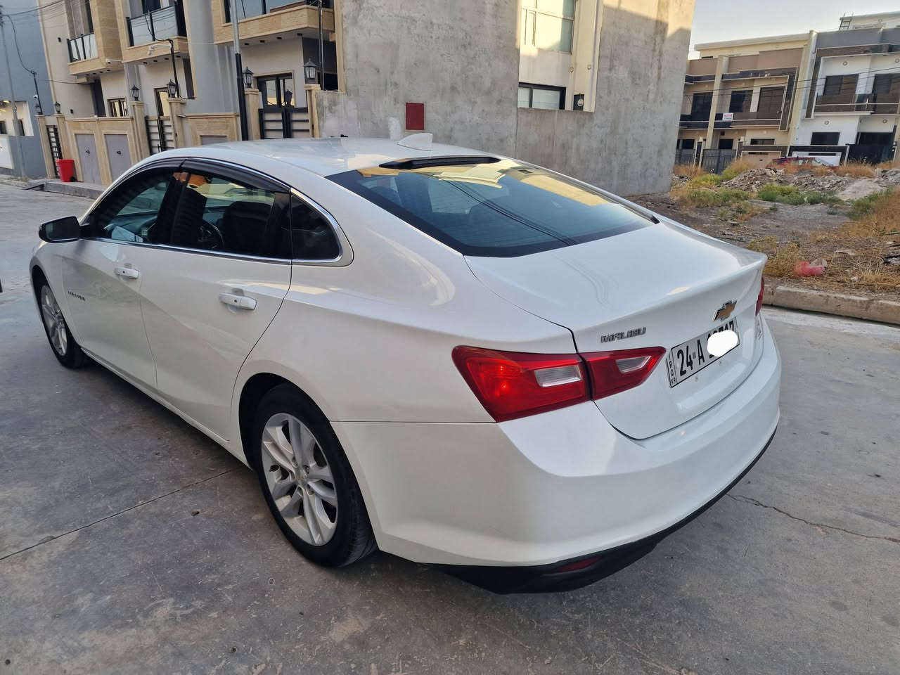 ماليبو لون ابيض مواصفات Lt موديل ٢٠١٦ رقم دهوك دولي سنويه وارقام وهزه جديد محرك وكير وتبريد وصدر وتايرات كلهم بشرط..ترايك وين يعجبك بيها مكانات صبغ وبجم كبس بدون دواخل حادث امريكا فقط..مكان السياره موصل ايسر ***********

