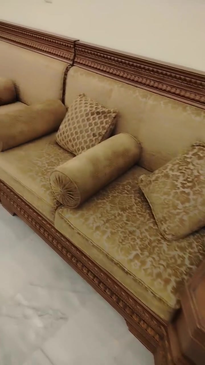 ديواني صاج ٢٤ متر سغل درجة أولى و نظافة ١٠٠% بغداد حي العامل ***********
