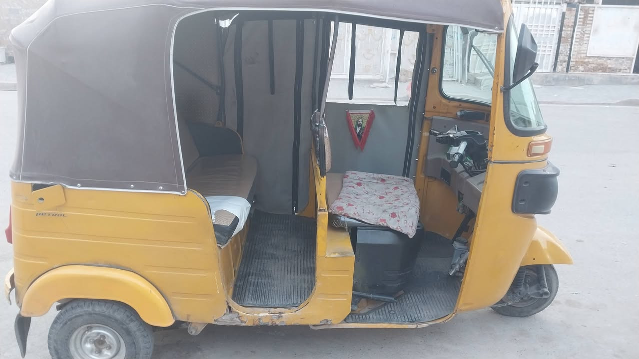 السلام عليكم٢٠١٩ شهر ٩  ما مظلع باسمي رقم انكليزي تحويل ثاني يوم يرادلها ترتيب تعمير دوس فقط مكينه مكفوله اكسنت مكفول كلجات كفاله شركه السعر ب٥ ونص وبيها مجال لشراي في منطقه الحسينيه الراشديه
***********
