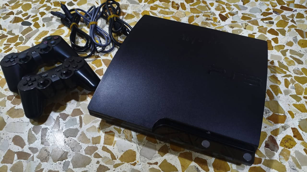 بلاي ستيشن 3 سليم (PS3 Slim) للبيع 🎮
للبيع جهاز PlayStation 3 Slim بحالة ممتازة وبالمواصفات التالية:
​المساحة: 320 جيجابايت.
​النظام: مهكر بأفضل نظام (كاستم)، جاهز للاستخدام والتنزيل.
​الألعاب: محمل عليه 15 لعبة جاهزة للعب فوراً.
​الملحقات: الجهاز كامل مع جميع ملحقاته + جويستك   عدد (2)  مو من ضمن  الجهاز هدية 
​💰 السعر: 100 الف (سعر قفل مابي مجال 
​ملاحظة: الجهاز كامل ومكمل وما ينقصه أي شيء، شغّل والعب مباشرة! وشرط تفحص وتاخذو من باب البيت  عنواني موصل أيمن وادي حجر شراي أتصل عل رقم ***********
