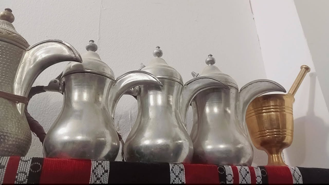 سيت دلال بغدادي نحاس مختوم  

قياسات 25*23*22سم

*********** واتساب☑️

يوجد خدمة توصيل لجميع المحافظات 🇮🇶
