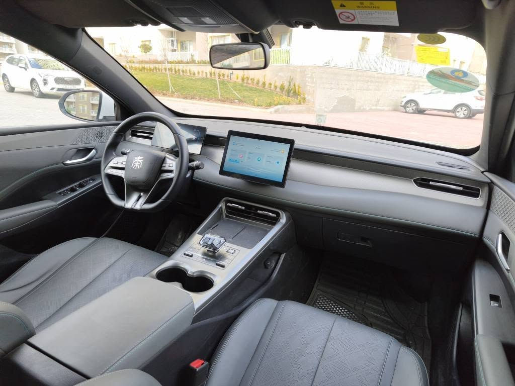 BYD QinPlus 2025

تەنکی گەورە 
٢١٠٠ کم ئەڕوات
ناو زەیتونی
بۆیاخ تەنک
شەحنی خۆی لەگەڵە
١٠ هەزار کم ڕۆشتووە 
بێ بۆیاخ ، تەنها دوو پەلە PDRی بچوکی هەیە بە هەردوو چەمەلخی پێشەوە  
سعری ١٢٦ گەڵا

*********** السليمانية, العراق
