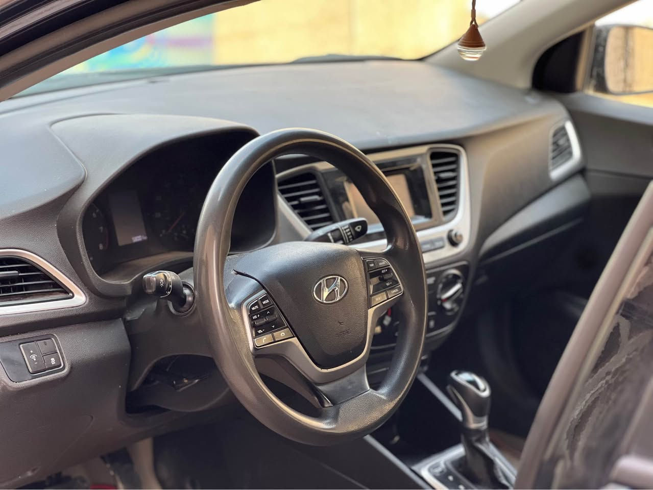 أكسنت 2021 رقم مثنى معوقين 
وارد أمريكي حادثها جاملق وبنيد 
السياره أستخدام شخصي ماشيه 50 السياره جاهزه من كلشي كير مكينه حداده تبريد كله مكفول 
السعر 88 وبيها مجال بصيط 
مكاني البصرة *********** Singapore
