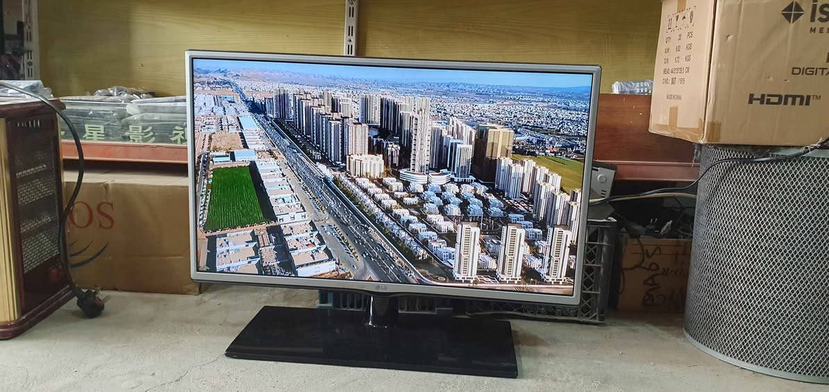 تەلەڤیزۆنی LG قەبارە 32 مۆدێل LF
سەتەلایتی تێدایە نرخی 70000 لە هەولێرە
پەیوەندی بکەن بە واتساپ *********** أربيل, العراق
