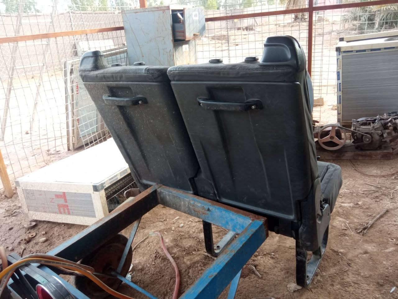 السلام عليكم شباب كشنات هايس بوز نظيفات سعرهن 500 والشراي يخابرني على هذا الرقم ***********
