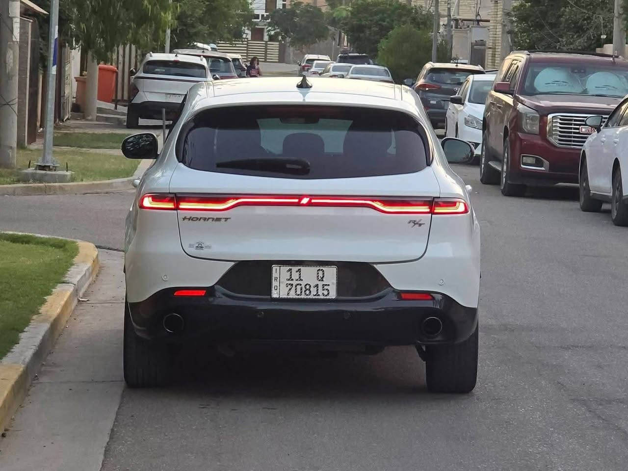 بعد التحيه والسلام 

🔥 للبيع او المراوس– دودج هورنت R/T موديل 2024 🔥

💎 سيارة رياضية هجينة (Plug-in Hybrid) تجمع بين القوة، الأداء، والاقتصاد في استهلاك الوقود.

✅ المواصفات:
• موديل: 2024
• الفئة: R/T
• محرك 4سلندر + محرك كهربائي (Plug-in Hybrid)
• قوة 288 حصان
• دفع رباعي AWD
• ناقل حركة أوتوماتيك 6 سرعات
• ممشى: 66
• اللون الخارجي: ابيض
• الداخلية: أسود

🌟 المواصفات :
• شاشة عدادات رقمية 12.3 إنش
• شاشة معلومات وترفيه 10.25 إنش
• Apple CarPlay وAndroid Auto لاسلكي
• تشغيل بصمة مع مفتاح ذكي
• مثبت سرعة متكيف (Adaptive Cruise Control)
• تحذير مغادرة المسار مع المساعدة على البقاء داخله
• مراقبة النقطة العمياء
• نظام الكبح التلقائي للطوارئ
• كاميرا خلفية
• حساسات اصطفاف
• مكيف أوتوماتيك ثنائي المناطق
• مقاعد رياضية
• أنظمة قيادة متعددة (Hybrid / Electric / Sport / E-Save)
• نظام PowerShot لزيادة الأداء عند التسارع
• مصابيح LED كاملة
• جنوط رياضية ألمنيوم

📌 حالة السيارة:
✔️ فقط جاملغ ايمن 
✔️ السيارة جاهزة ولا تحتاج أي مصروف.

📄 سعرهاب(170) 

رقمي ***********
